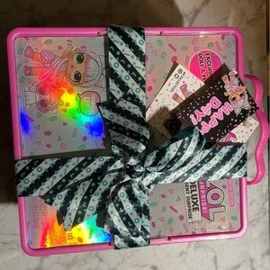 LOL deluxe present suprise limited edition